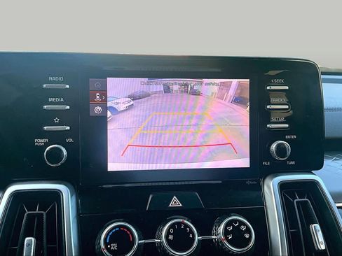 Used 2022 Kia Sorento LX FWD image 28
