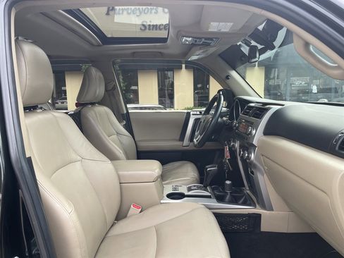 Used 2010 Toyota 4Runner SR5 AWD/4WD image 21
