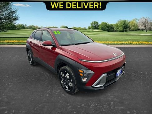 Used 2025 Hyundai Kona SEL AWD/4WD image 3