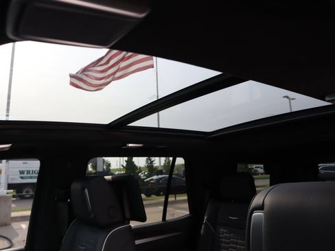 New 2026 Cadillac Escalade Platinum Sport w/ LPO, ONYX Package AWD/4WD image 24
