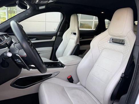 Used 2023 Jaguar F-PACE SVR image 15