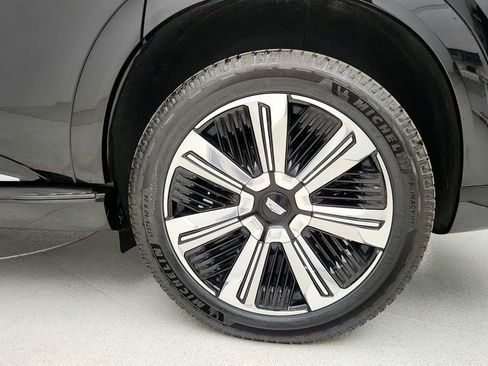 Used 2025 Cadillac Escalade IQ Luxury 2 image 9