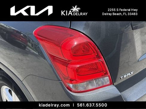 Used 2018 Chevrolet Trax LT w/ Driver Confidence Package FWD image 7