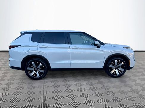 New 2026 Mitsubishi Outlander SE image 4