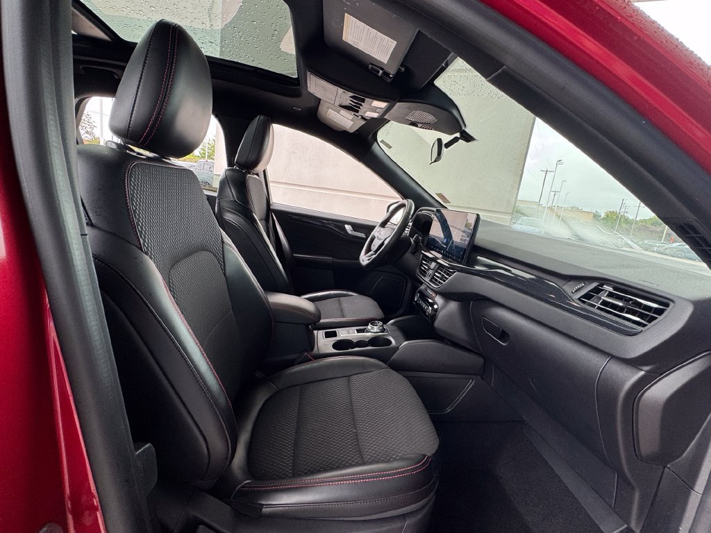 Used 2024 Ford Escape ST-Line w/ Tech Pack #1 AWD/4WD image 27