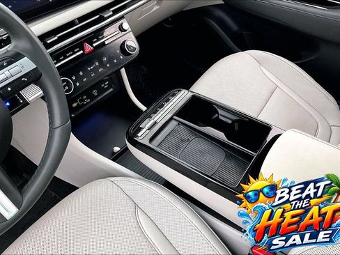 Used 2025 Hyundai Tucson Limited FWD image 17