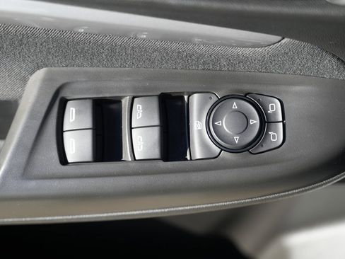 Used 2022 Chevrolet Bolt EUV LT image 27