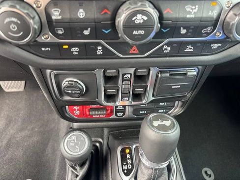 Used 2026 Jeep Wrangler Unlimited Rubicon 392 w/ Quick Order Package 27X Moab AWD/4WD image 36