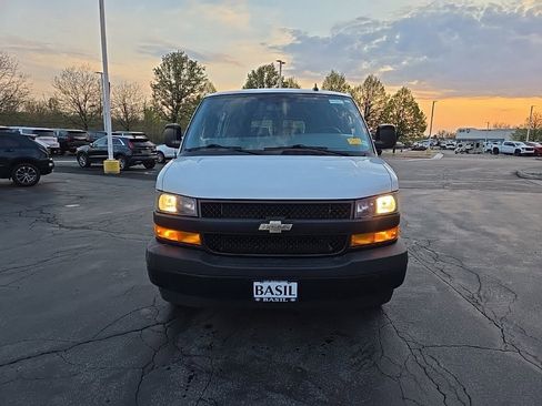 Used 2020 Chevrolet Express 3500 Extended w/ Driver Convenience Package RWD image 8