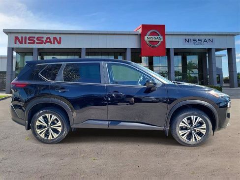 Certified 2022 Nissan Rogue SV image 3