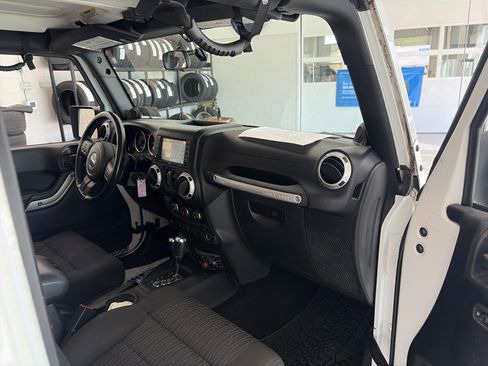 Used 2012 Jeep Wrangler Unlimited Sahara w/ Connectivity Group image 35