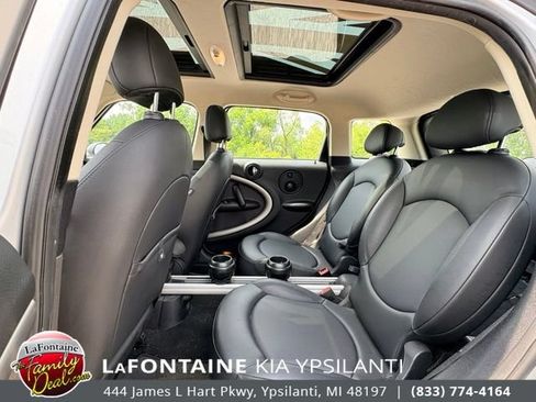 Used 2011 MINI Cooper Countryman FWD image 10