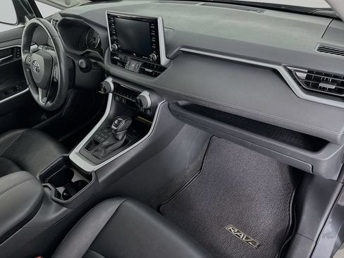 Used 2020 Toyota RAV4 XLE Premium AWD/4WD image 30