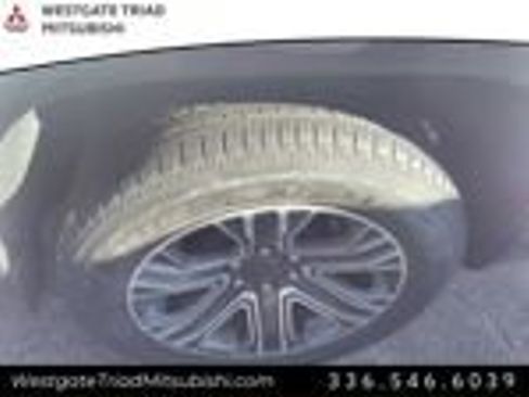 Used 2024 Jeep Wagoneer L Series II w/ Flexible Seating Group image 5