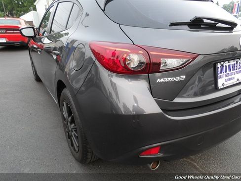 Used 2016 MAZDA MAZDA3 i Sport FWD image 9