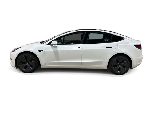 Certified 2023 Tesla Model 3 Standard Range RWD image 3