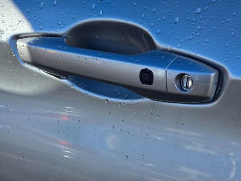 Used 2022 Mitsubishi Outlander SE image 13