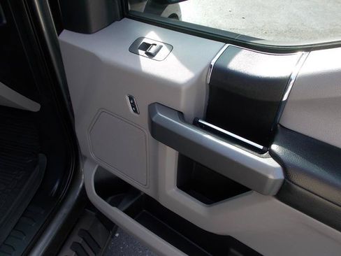 Used 2018 Ford F150 XLT RWD image 24