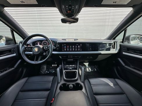 Used 2024 Porsche Cayenne S image 6