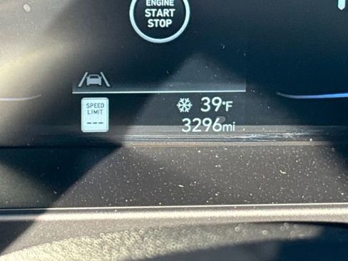 Used 2025 Hyundai Elantra Sport image 16