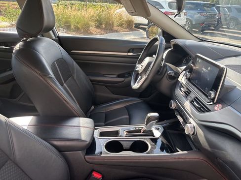 Used 2024 Nissan Altima 2.5 SR image 40