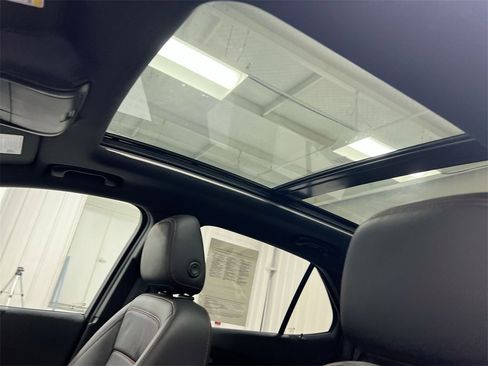 Used 2022 Chevrolet Equinox RS w/ RS Leather Package image 19