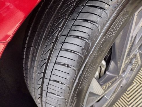 Certified 2025 Hyundai Elantra Sport image 7