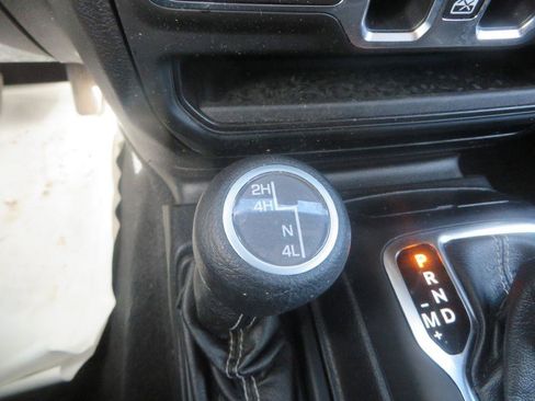 Used 2021 Jeep Wrangler Unlimited Sahara AWD/4WD image 17
