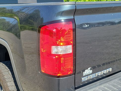 Used 2017 GMC Sierra 2500 Denali AWD/4WD image 11