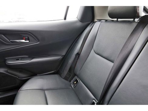 Used 2025 Toyota Prius Plug-In Hybrid image 9