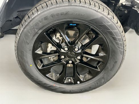 Used 2022 Jeep Wrangler Unlimited Sahara AWD/4WD image 11