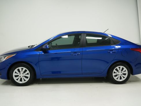 Used 2022 Hyundai Accent SE w/ Cargo Package FWD image 5
