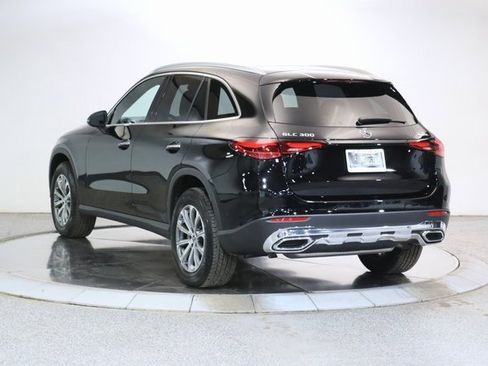 Certified 2025 Mercedes-Benz GLC 300 4MATIC image 2