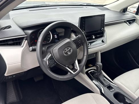 Used 2022 Toyota Corolla Cross LE FWD image 9