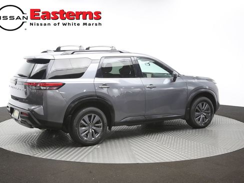 Used 2022 Nissan Pathfinder SV AWD/4WD image 39