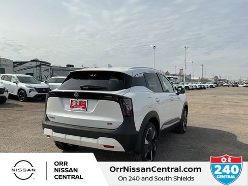 Used 2025 Nissan Kicks SR image 5