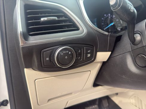 Used 2021 Ford Edge Titanium w/ Equipment Group 301A FWD image 15