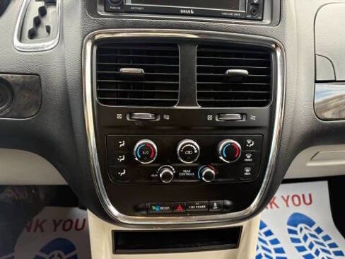 Used 2016 Dodge Grand Caravan SXT w/ Rear Park Assist Package image 29