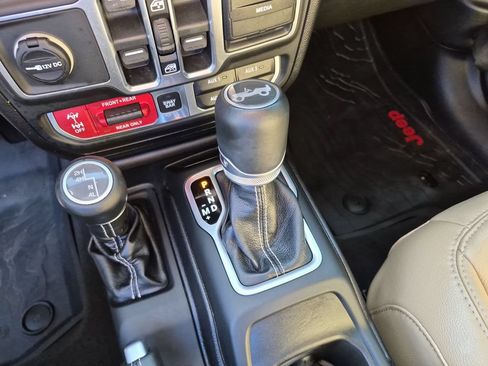 Used 2018 Jeep Wrangler Unlimited Rubicon AWD/4WD image 31