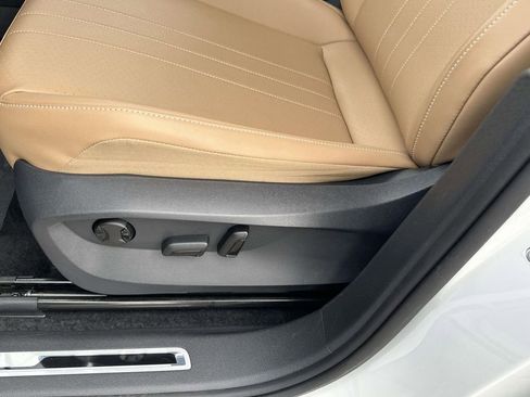 Used 2024 Volkswagen Tiguan SE R-Line image 23