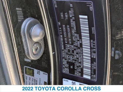 Used 2022 Toyota Corolla Cross XLE w/ Convenience Package AWD/4WD image 26