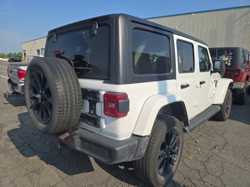 Used 2022 Jeep Wrangler Unlimited Sahara w/ Dual Top Group AWD/4WD image 2