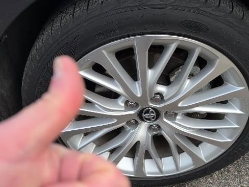 Used 2019 Toyota Camry XLE image 6