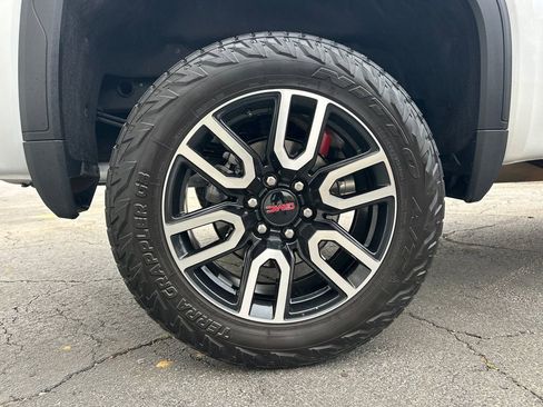 Used 2024 GMC Sierra 1500 AT4 w/ Technology Package image 18