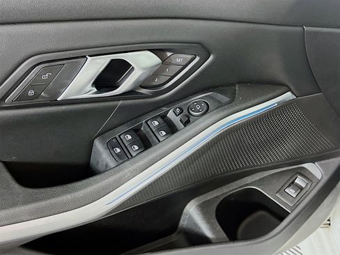 Used 2025 BMW 330i Sedan image 21