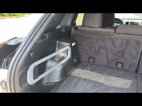 Used 2016 Jeep Cherokee Latitude w/ Cold Weather Group AWD/4WD image 28