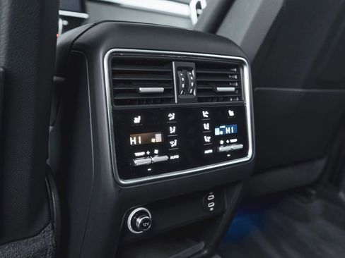 Used 2021 Porsche Cayenne Turbo S image 28