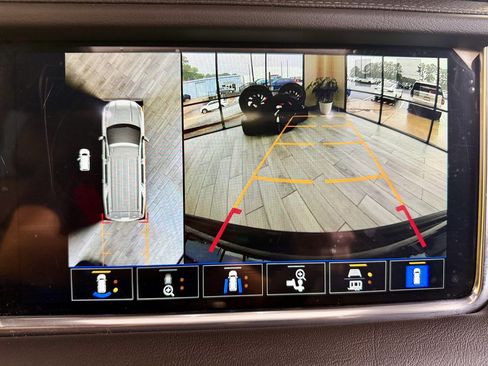Used 2022 GMC Yukon Denali RWD image 11