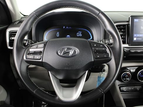 Certified 2023 Hyundai Venue SEL image 24