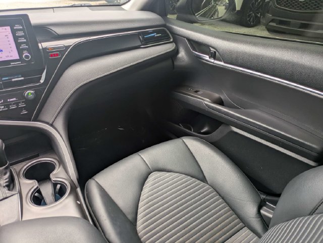 Used 2021 Toyota Camry SE FWD image 16